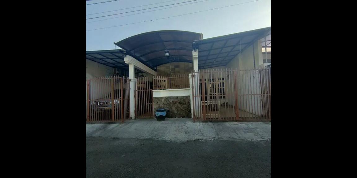 Rumah Kawasan Darmo Baru Timur Strategis di Kota Surabaya Rumah Kawasan Darmo Baru Timur Strategis di Kota Surabaya