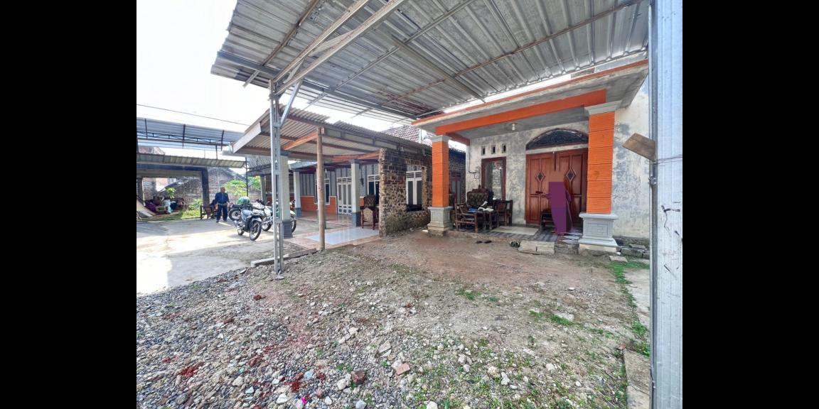 Dijual 2 Rumah 1028m Tepi Jl Raya Ngargoyoso Karanganyar Dijual 2 Rumah 1028m Tepi Jl Raya Ngargoyoso Karanganyar