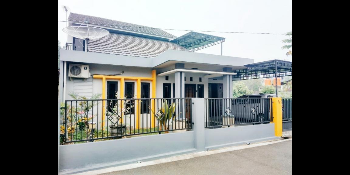 Rumah Mutiara Gading, Parit H. Husin 2, Pontianak, Kalimantan Barat Rumah Mutiara Gading, Parit H. Husin 2, Pontianak, Kalimantan Barat