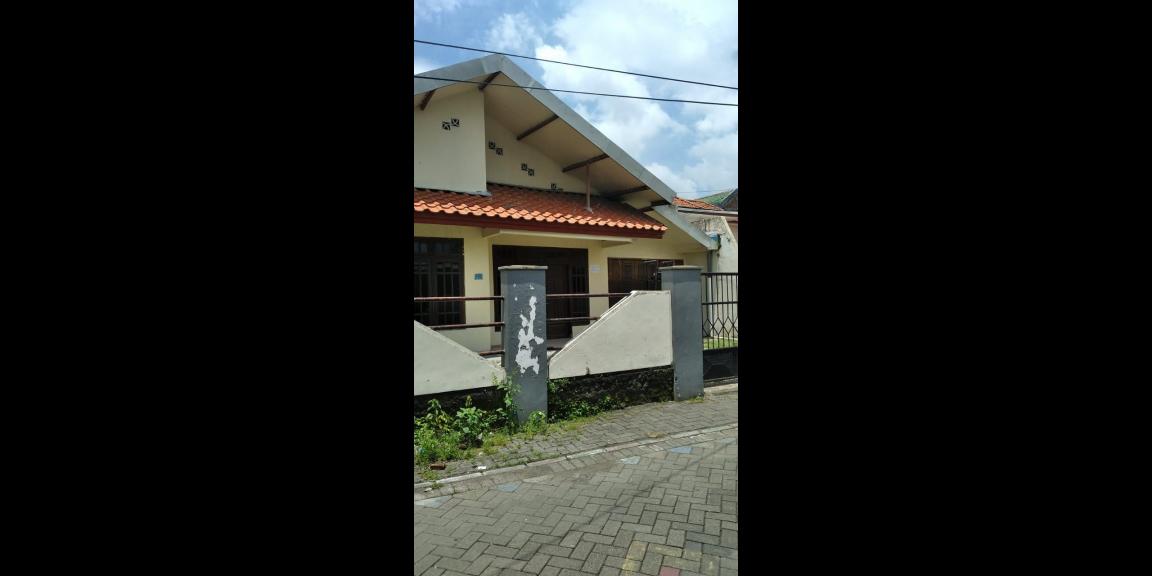 Rumah Siap Huni di Kebonsari Surabaya Selatan Rumah Siap Huni di Kebonsari Surabaya Selatan