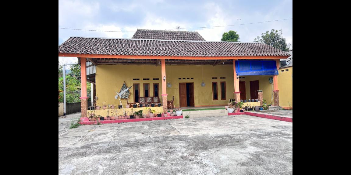 Dijual Penginapan 387m² Kawasan Wisata Kemuning Dijual Penginapan 387m² Kawasan Wisata Kemuning