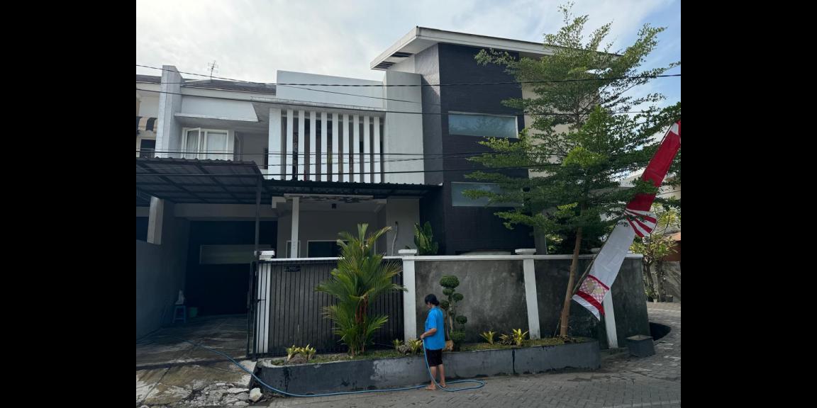 Dijual Rumah Hook Semi Furnished Lokasi Strategis di Semolowaru Elok Surabaya Timur Dijual Rumah Hook Semi Furnished Lokasi Strategis di Semolowaru Elok Surabaya Timur