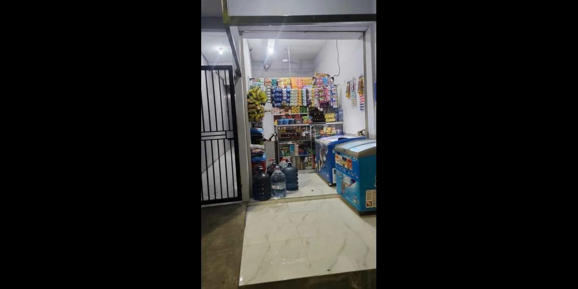 DI JUAL KOST + TOKO Lokasi Strategis di Jalan RAYA SEMOLOWARU DI JUAL KOST + TOKO Lokasi Strategis di Jalan RAYA SEMOLOWARU