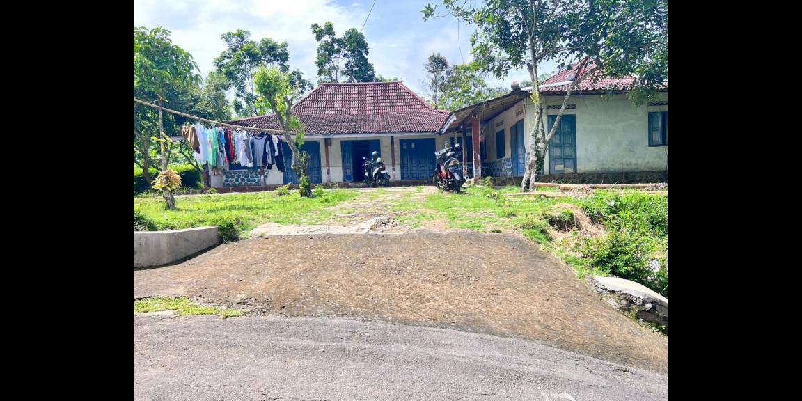 Tanah 1850m² Bonus Bangunan 350 Juta Karanganyar Tanah 1850m² Bonus Bangunan 350 Juta Karanganyar