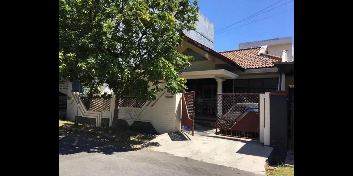 Jual Rumah Mewah Siap Huni di Medokan Asri Tengah Surabaya Jual Rumah Mewah Siap Huni di Medokan Asri Tengah Surabaya