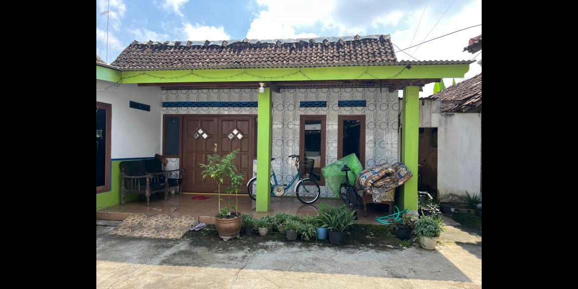 Rumah Klasik Siap Huni 174m² Dekat Pasar Kedawung, Sragen  Rumah Klasik Siap Huni 174m² Dekat Pasar Kedawung, Sragen