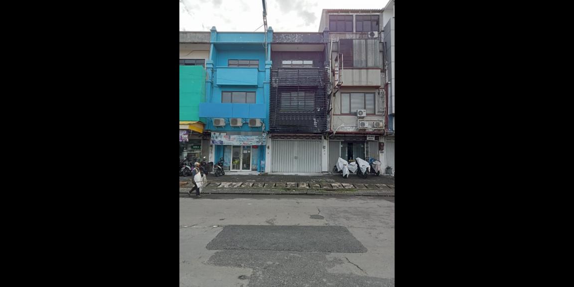 Sewa Ruko Tiga Lantai di Klampis Jaya Strategis Surabaya Sewa Ruko Tiga Lantai di Klampis Jaya Strategis Surabaya