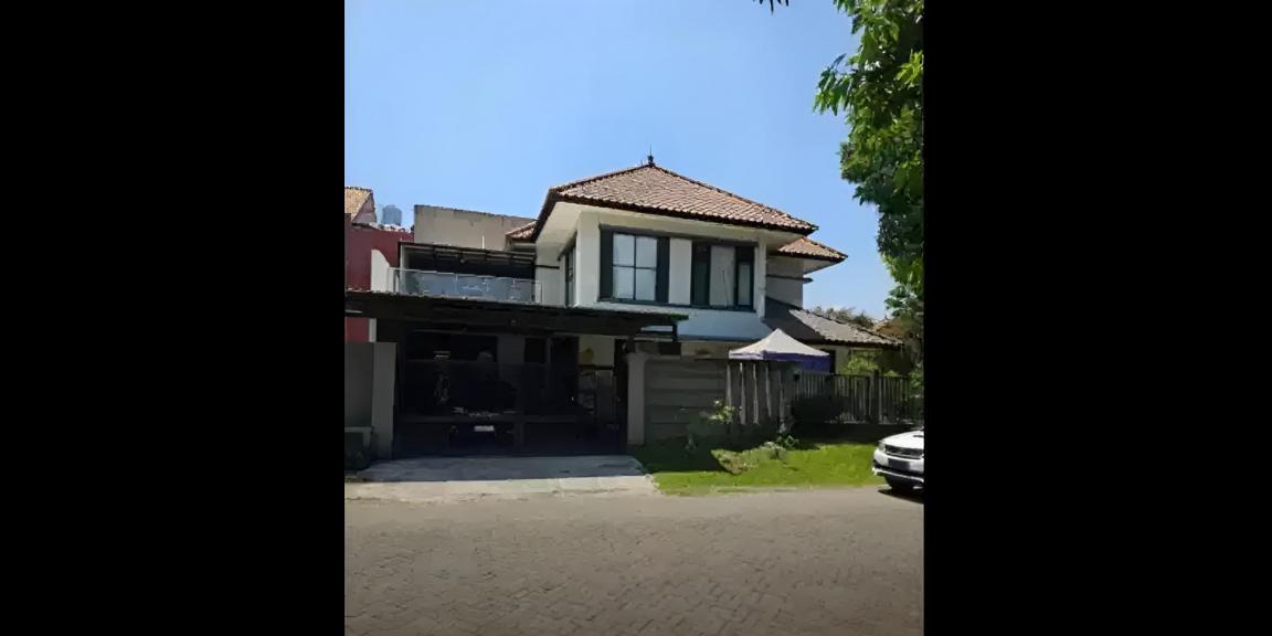Disewakan Rumah Hook Bagus di Graha Famili, Surabaya Disewakan Rumah Hook Bagus di Graha Famili, Surabaya
