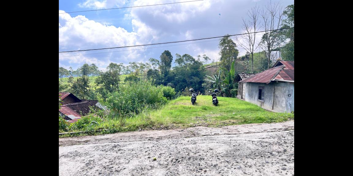 Tanah Datar 838m² Kawasan villa Timur Pasar Kemuning Tanah Datar 838m² Kawasan villa Timur Pasar Kemuning