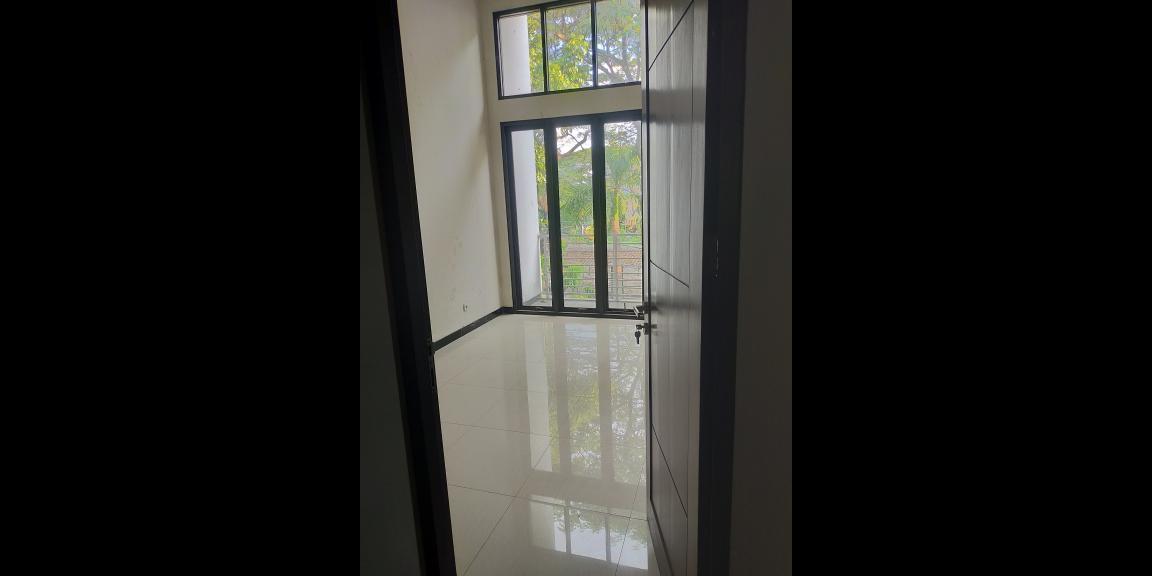 Rumah Minimalis Modern Siap Huni Lokasi Strategis di Kertomenanggal Gayungan Surabaya Selatan Rumah Minimalis Modern Siap Huni Lokasi Strategis di Kertomenanggal Gayungan Surabaya Selatan