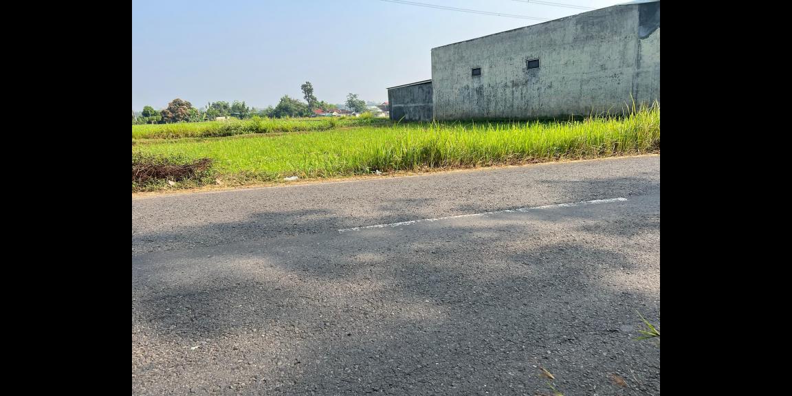 Tanah Datar 2040m² Tepi Jl Raya Kedawung Sragen Tanah Datar 2040m² Tepi Jl Raya Kedawung Sragen