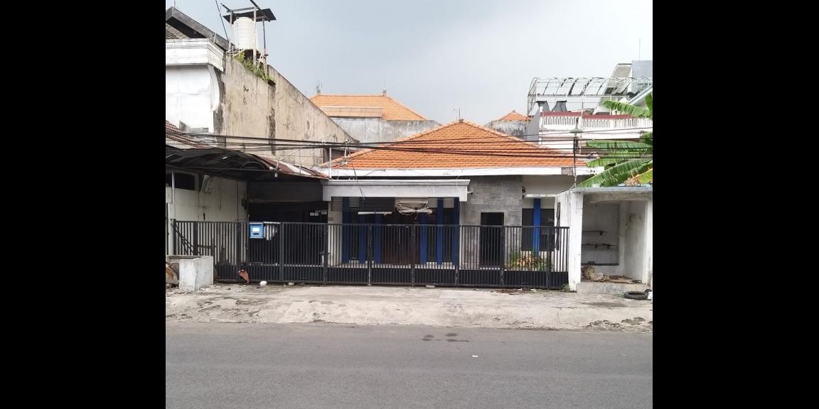Jual Rumah dan Tempat Usaha Terletak di Bratang Binangun Jual Rumah dan Tempat Usaha Terletak di Bratang Binangun