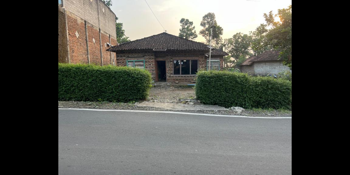 Tanah Bonus Rumah 846m² Strategis Tepi Jl Raya Kerjo Karanganyar Tanah Bonus Rumah 846m² Strategis Tepi Jl Raya Kerjo Karanganyar