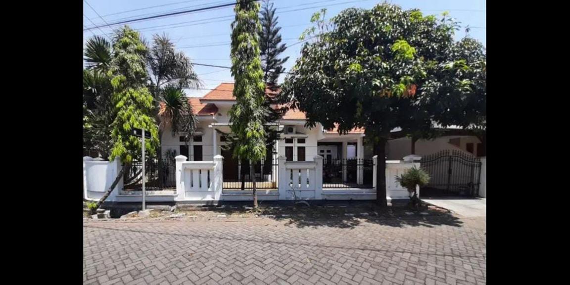 Rumah Pojok SHM di Rungkut Asri Utara Daerah Kali Rungkut Rumah Pojok SHM di Rungkut Asri Utara Daerah Kali Rungkut