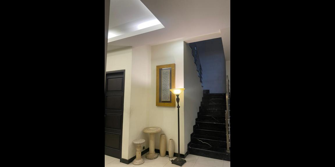 !!!JUAL CEPAT!!! Rumah Istimewa Nol Jalan Raya Semi Furnished Siap Huni Lokasi Karah Jambangan Surabaya Selatan !!!JUAL CEPAT!!! Rumah Istimewa Nol Jalan Raya Semi Furnished Siap Huni Lokasi Karah Jambangan Surabaya Selatan