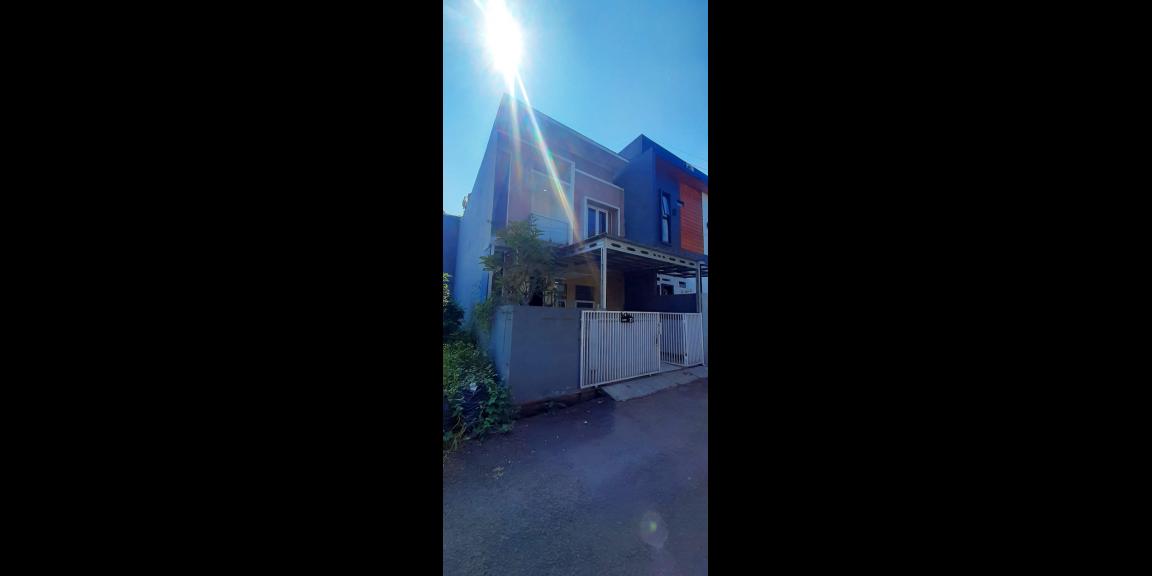 RUMAH MINIMALIS DUA LANTAI DI ARCAMANIK BANDUNG RUMAH MINIMALIS DUA LANTAI DI ARCAMANIK BANDUNG