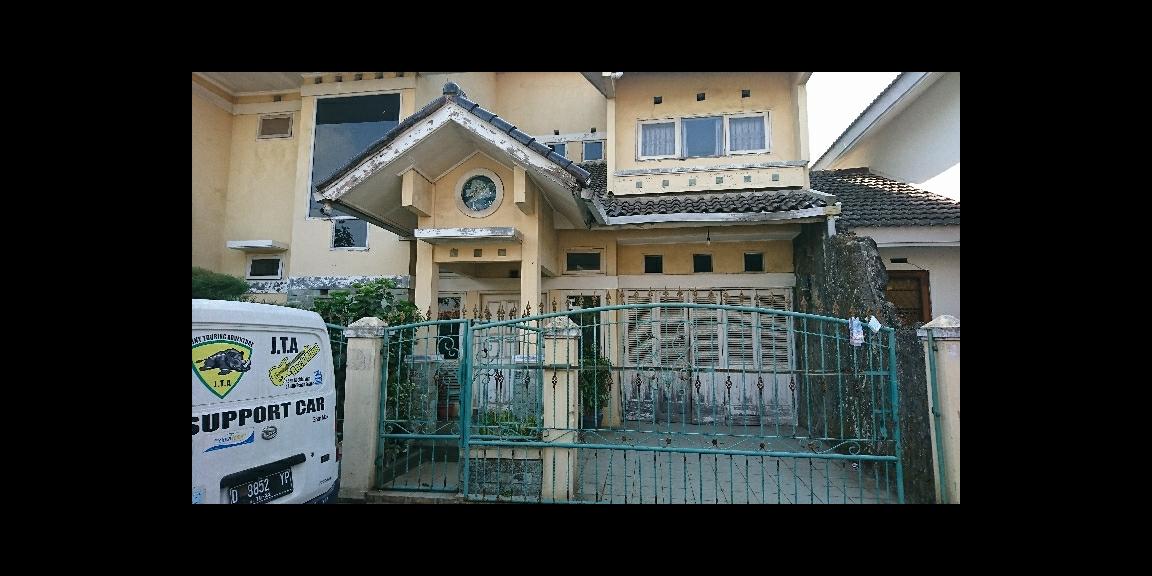 Dijual cepat rumah tinggal 2 lantai di belakang MIM Dijual cepat rumah tinggal 2 lantai di belakang MIM