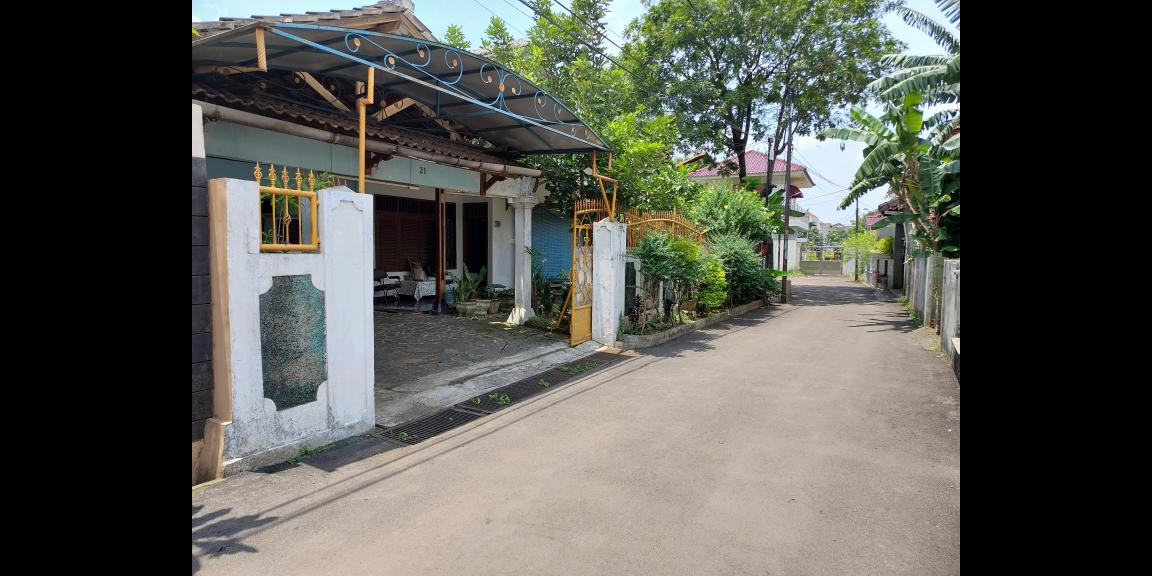 Rumah ASRI di Kav.BNI, Jati Cempaka masih berpohonan Rumah ASRI di Kav.BNI, Jati Cempaka masih berpohonan
