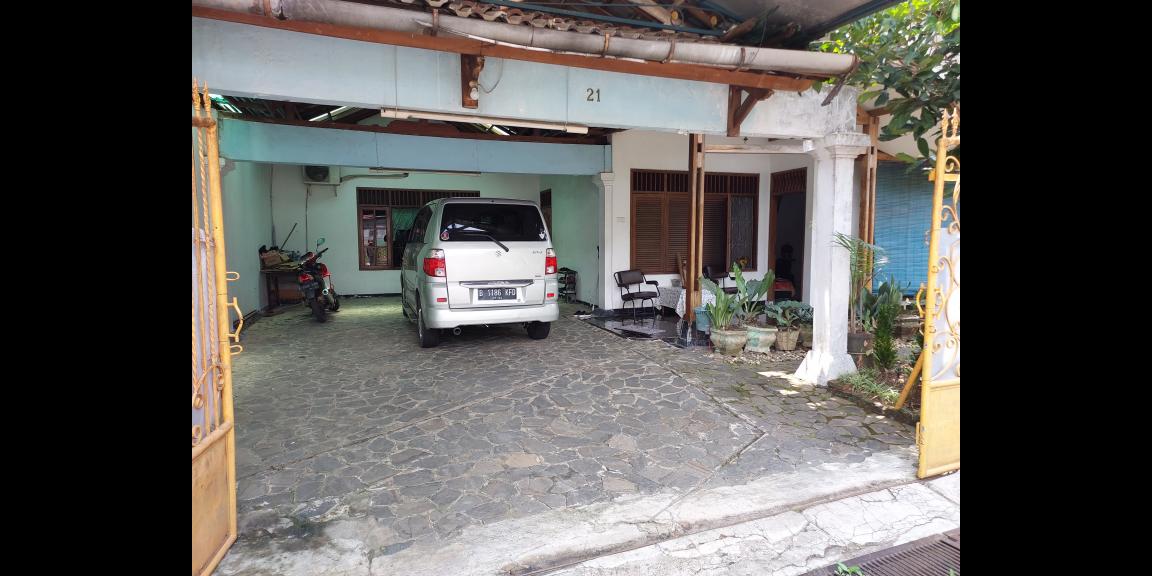 Rumah ASRI di Kav.BNI, Jati Cempaka masih berpohonan Rumah ASRI di Kav.BNI, Jati Cempaka masih berpohonan