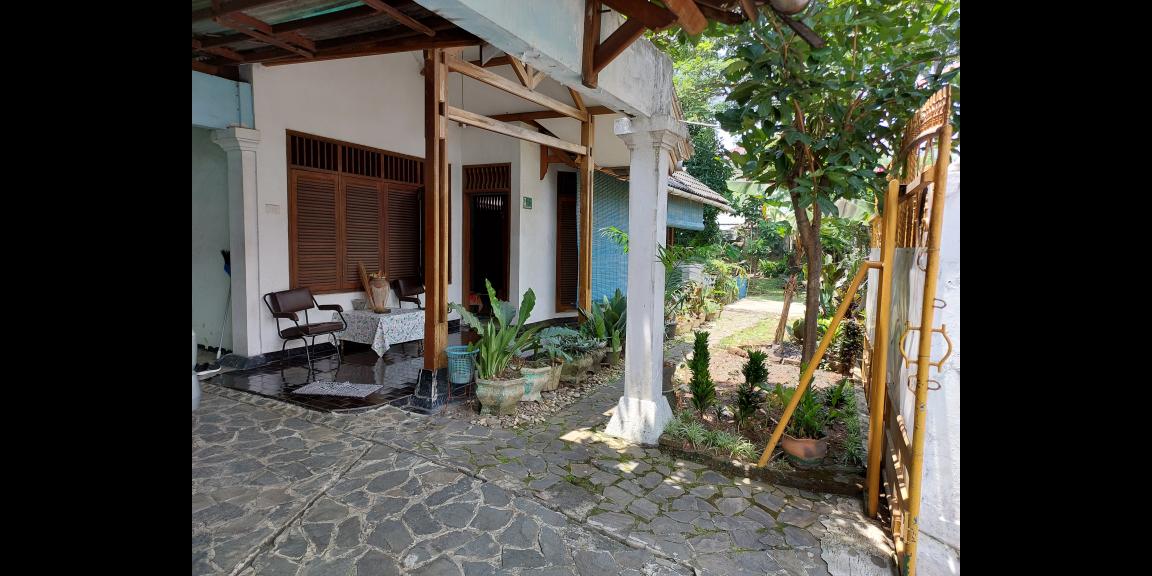 Rumah ASRI di Kav.BNI, Jati Cempaka masih berpohonan Rumah ASRI di Kav.BNI, Jati Cempaka masih berpohonan