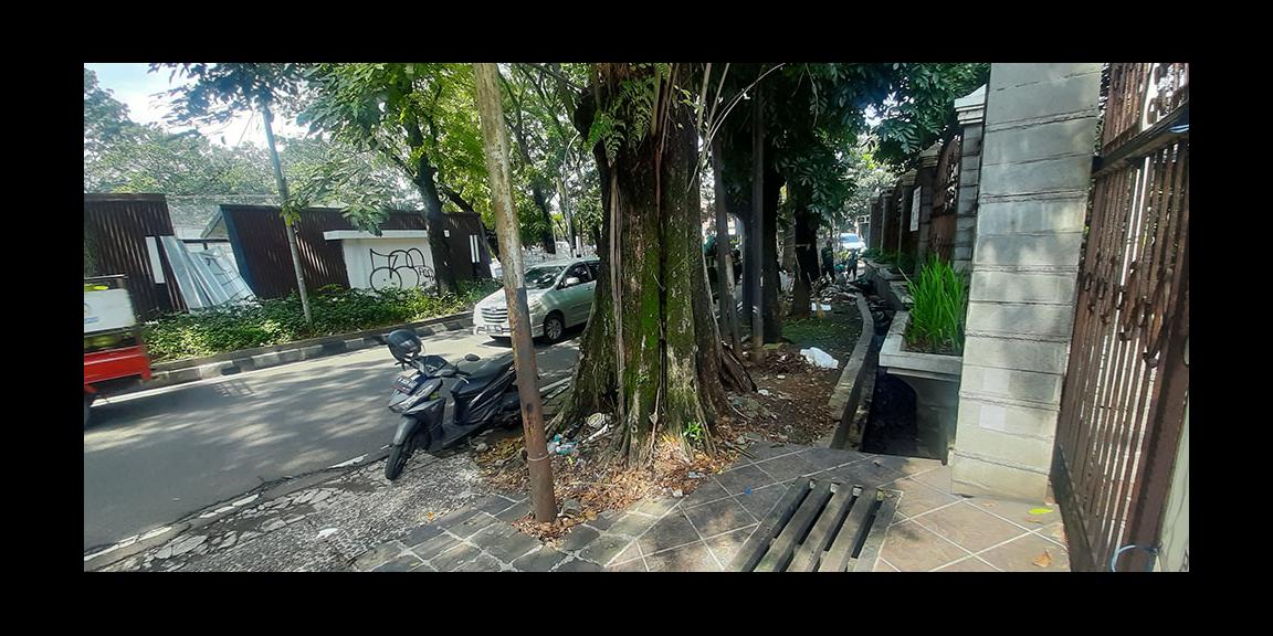 RUMAH MEWAH TANAH LUAS SUPER MURAH VIEW TAMAN DI SAYAP Jl. SUPRATMAN BANDUNG RUMAH MEWAH TANAH LUAS SUPER MURAH VIEW TAMAN DI SAYAP Jl. SUPRATMAN BANDUNG