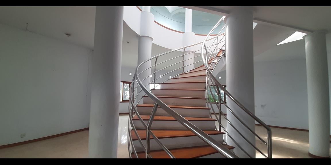 RUMAH 3 LANTAI DENGAN ROOFTOP VIEW KOTA BANDUNG KAWASAN DAGO BANDUNG RUMAH 3 LANTAI DENGAN ROOFTOP VIEW KOTA BANDUNG KAWASAN DAGO BANDUNG