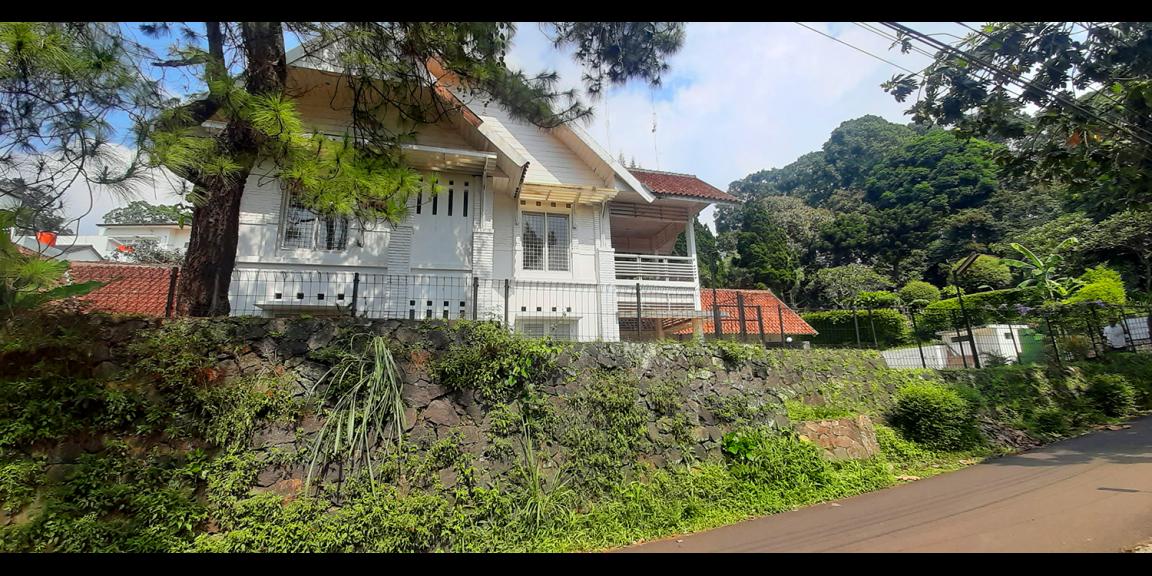RUMAH GAYA EROPA DI KAWASAN DAGO BANDUNG RUMAH GAYA EROPA DI KAWASAN DAGO BANDUNG