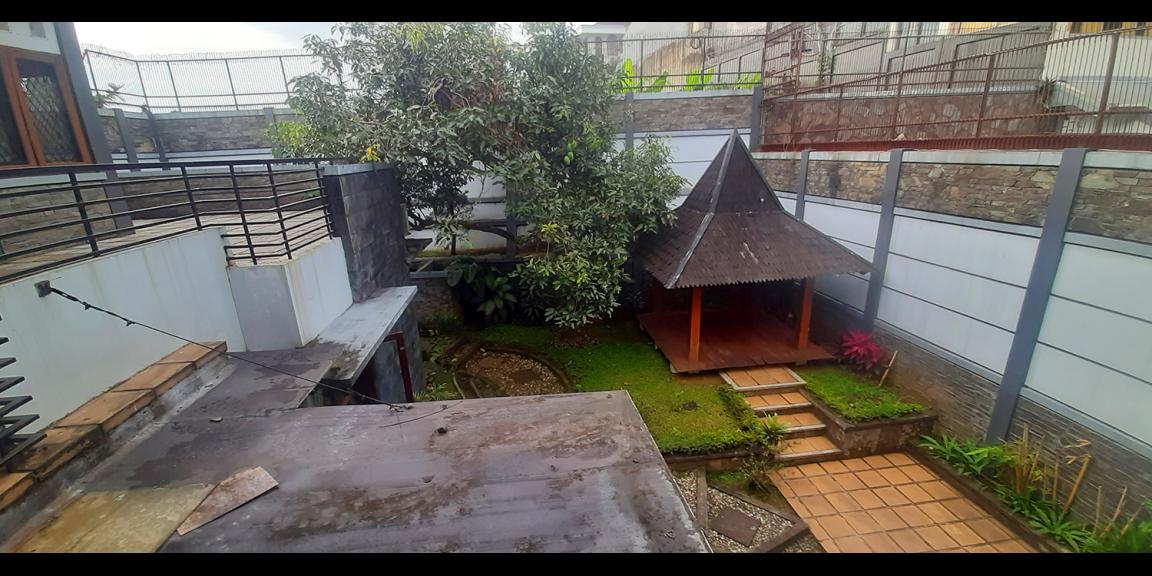 RUMAH DUA LANTAI GAYA KONTEMPORER SIAP HUNI DI DAGO ASRI KOTA BANDUNG RUMAH DUA LANTAI GAYA KONTEMPORER SIAP HUNI DI DAGO ASRI KOTA BANDUNG