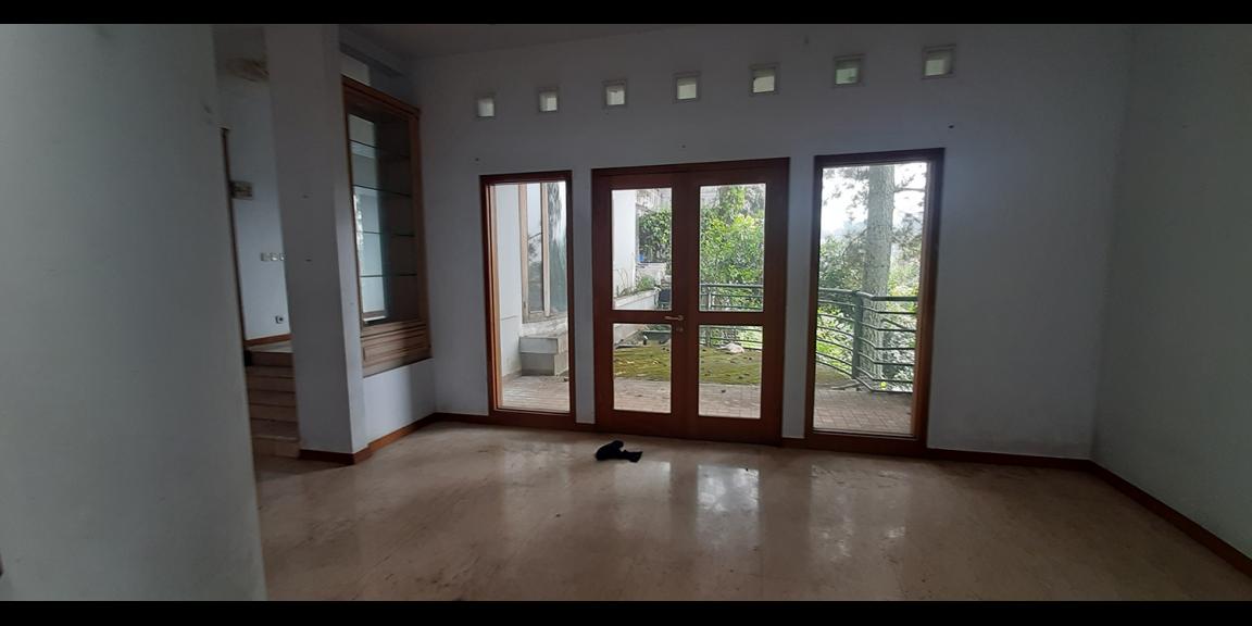 RUMAH 3 LANTAI DENGAN ROOFTOP VIEW KOTA BANDUNG KAWASAN DAGO BANDUNG RUMAH 3 LANTAI DENGAN ROOFTOP VIEW KOTA BANDUNG KAWASAN DAGO BANDUNG