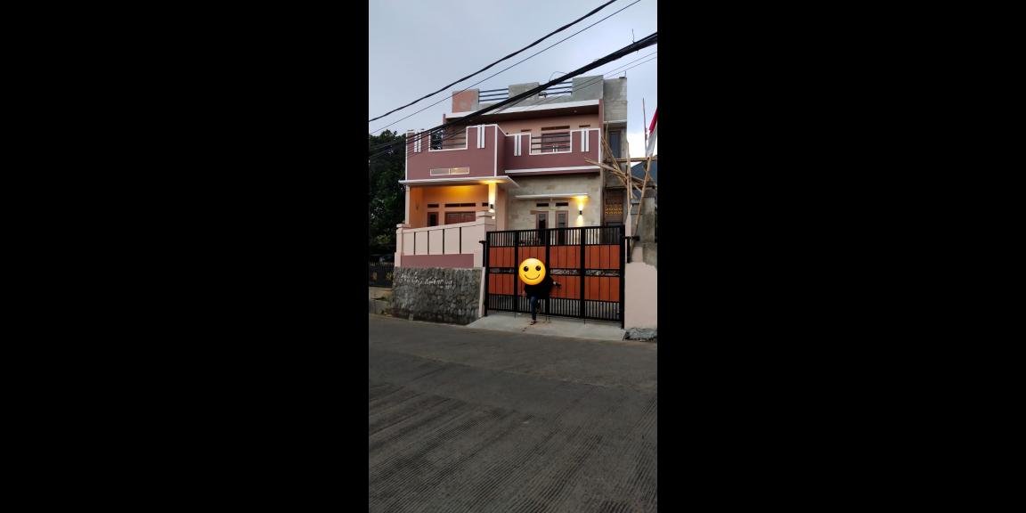 Rumah baru 3 lantai dengan Rooftop Rumah baru 3 lantai dengan Rooftop