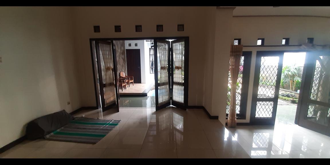 RUMAH DUA LANTAI GAYA KONTEMPORER SIAP HUNI DI DAGO ASRI KOTA BANDUNG RUMAH DUA LANTAI GAYA KONTEMPORER SIAP HUNI DI DAGO ASRI KOTA BANDUNG