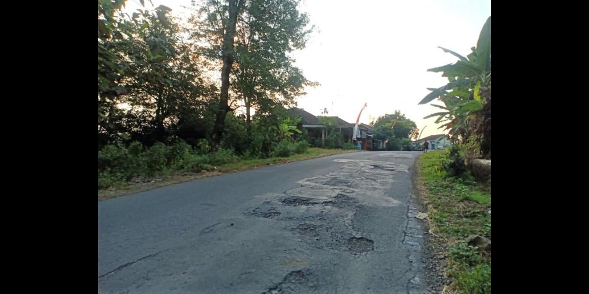 Dijual Tanah 677m² Tepi Jl Raya Mojogedang-Karangpandan Karanganyar Dijual Tanah 677m² Tepi Jl Raya Mojogedang-Karangpandan Karanganyar