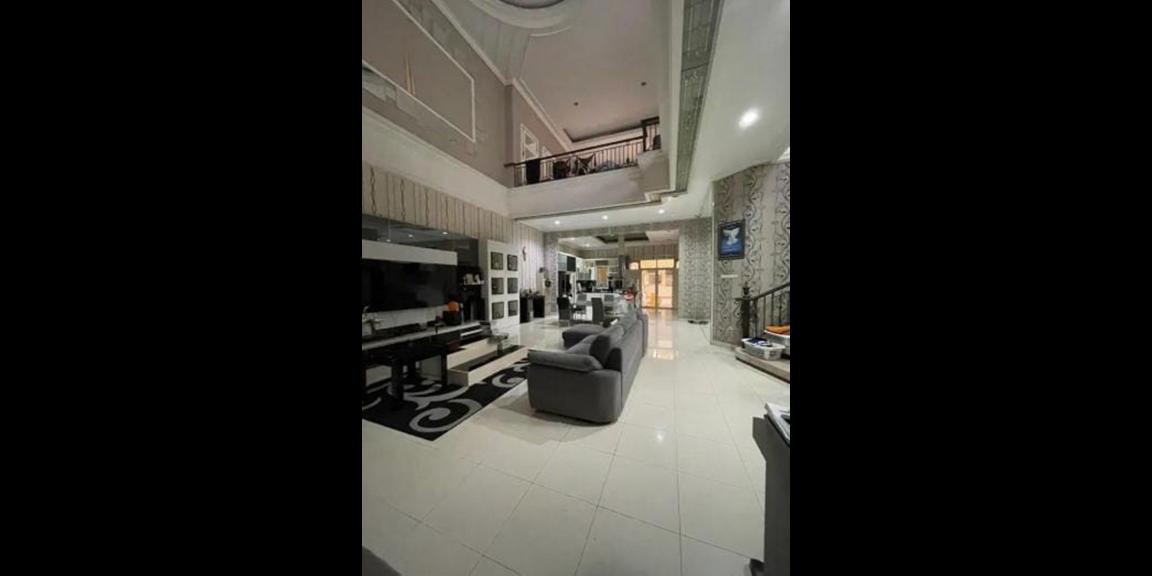 Rumah Mewah Siap Huni Dharmahusada Permai Surabaya Rumah Mewah Siap Huni Dharmahusada Permai Surabaya