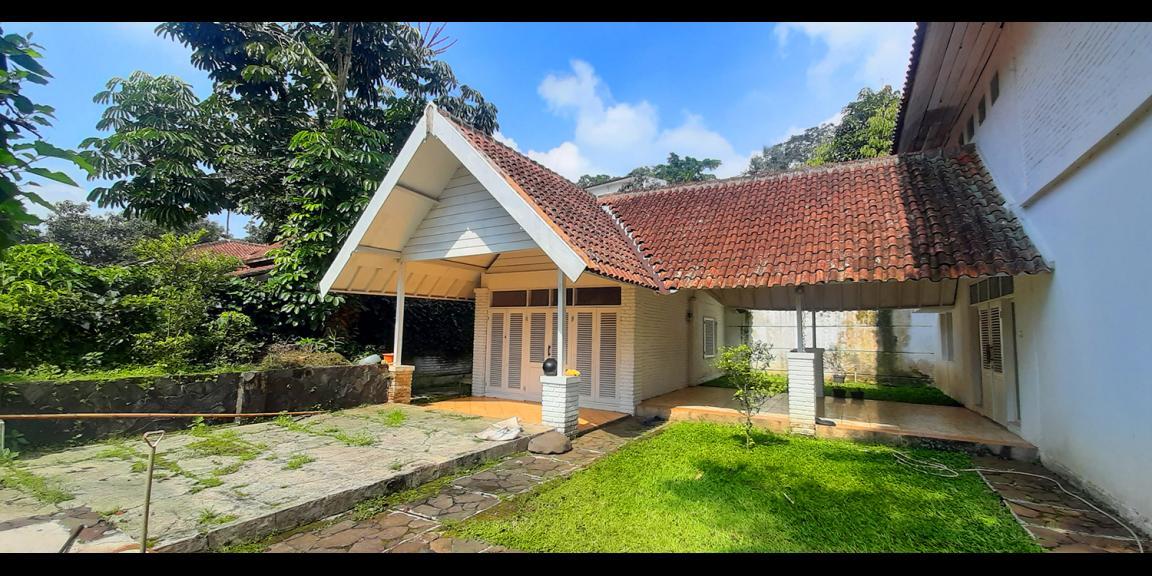 RUMAH GAYA EROPA DI KAWASAN DAGO BANDUNG RUMAH GAYA EROPA DI KAWASAN DAGO BANDUNG