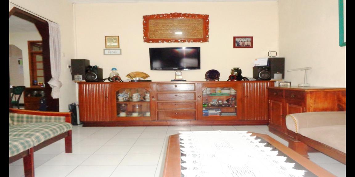 RUMAH DENGAN PAVILIUN SEMI FURNISHED DI ARCAMANIK BANDUNG RUMAH DENGAN PAVILIUN SEMI FURNISHED DI ARCAMANIK BANDUNG