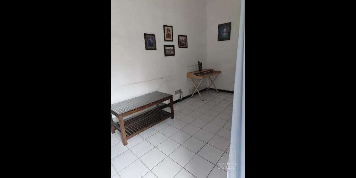 Dijual Rumah Murah Tengah Kota Surabaya Siap Huni di Jalan Barata Jaya Dijual Rumah Murah Tengah Kota Surabaya Siap Huni di Jalan Barata Jaya