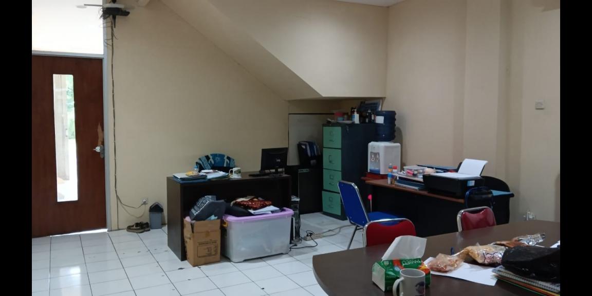 Disewakan Ruko 3.5 lantai di Palmerah Jakarta Selatan Disewakan Ruko 3.5 lantai di Palmerah Jakarta Selatan