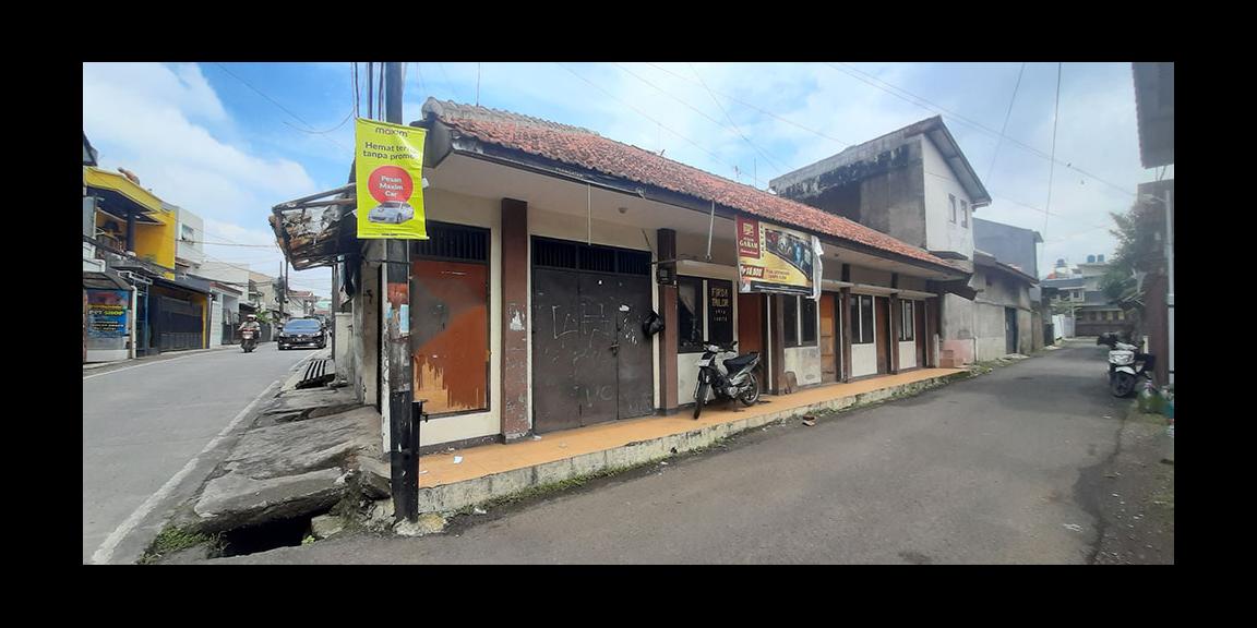 KONTRAKAN 4 PINTU DAN WARUNG KAWASAN STRATEGIS DI JALAN CIGADUNG DAGO BANDUNG KONTRAKAN 4 PINTU DAN WARUNG KAWASAN STRATEGIS DI JALAN CIGADUNG DAGO BANDUNG