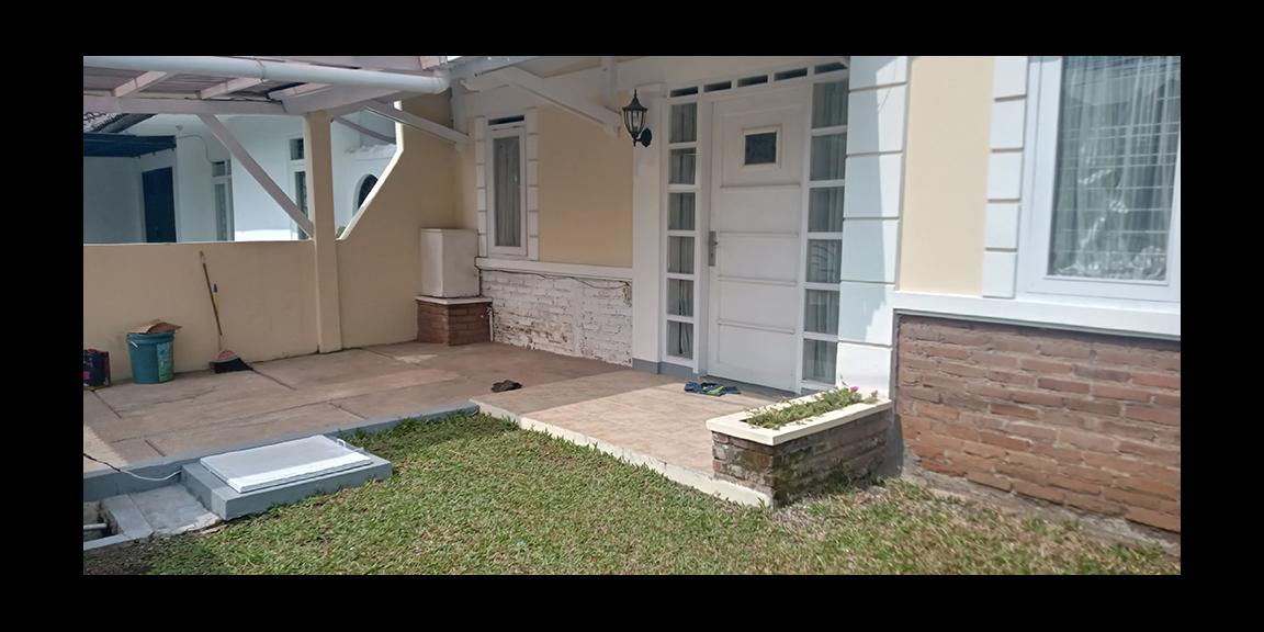 RUMAH GAYA AMERICAN CLASSIC 3 KAMAR TIDUR DUA KAMAR MANDI DENGAN CARPORT DI ARCAMANIK BANDUNG RUMAH GAYA AMERICAN CLASSIC 3 KAMAR TIDUR DUA KAMAR MANDI DENGAN CARPORT DI ARCAMANIK BANDUNG