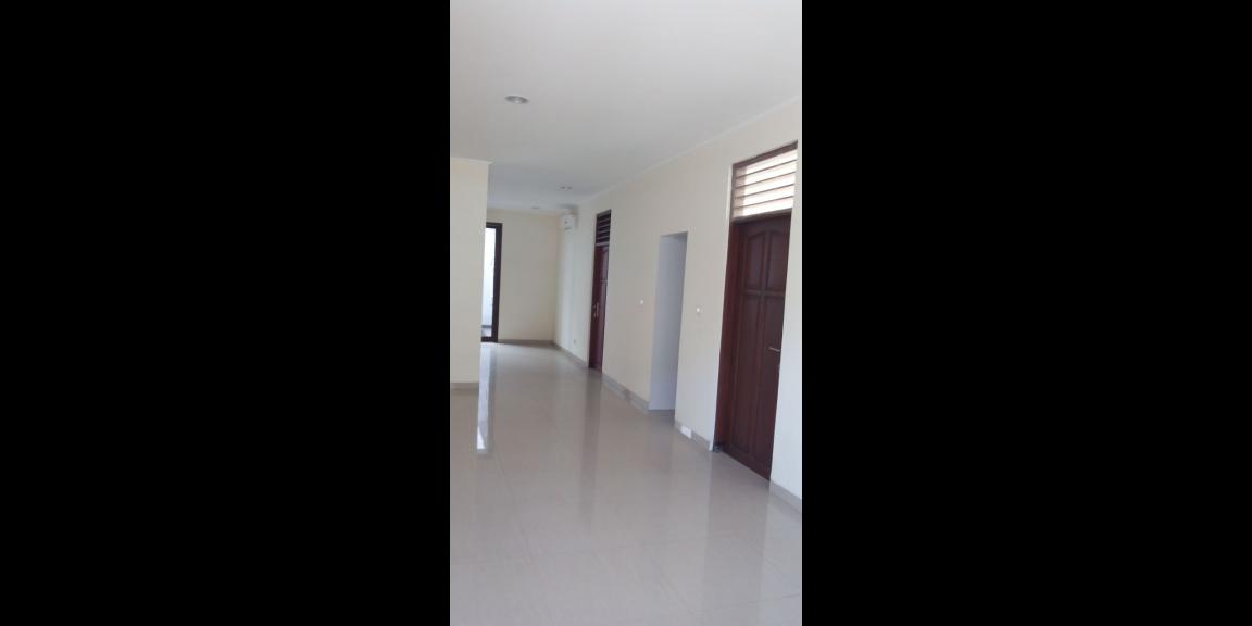 Rumah Kosong SHM Siap Huni Jalan Sutorejo Selatan Surabaya Rumah Kosong SHM Siap Huni Jalan Sutorejo Selatan Surabaya