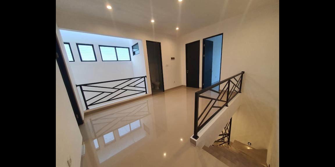 Rumah Baru Minimalis Di Simpang Darmo Permai Surabaya Rumah Baru Minimalis Di Simpang Darmo Permai Surabaya