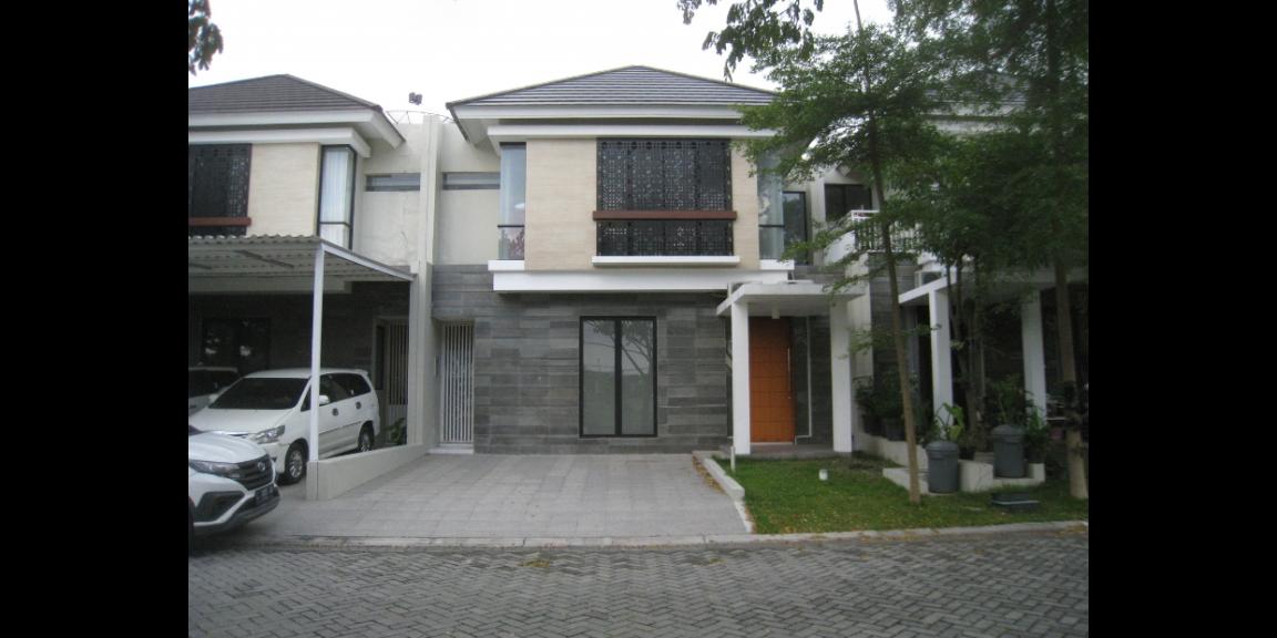 SEWA Rumah dg View Danau di CitraLand North West Lake, Surabaya. SEWA Rumah dg View Danau di CitraLand North West Lake, Surabaya.