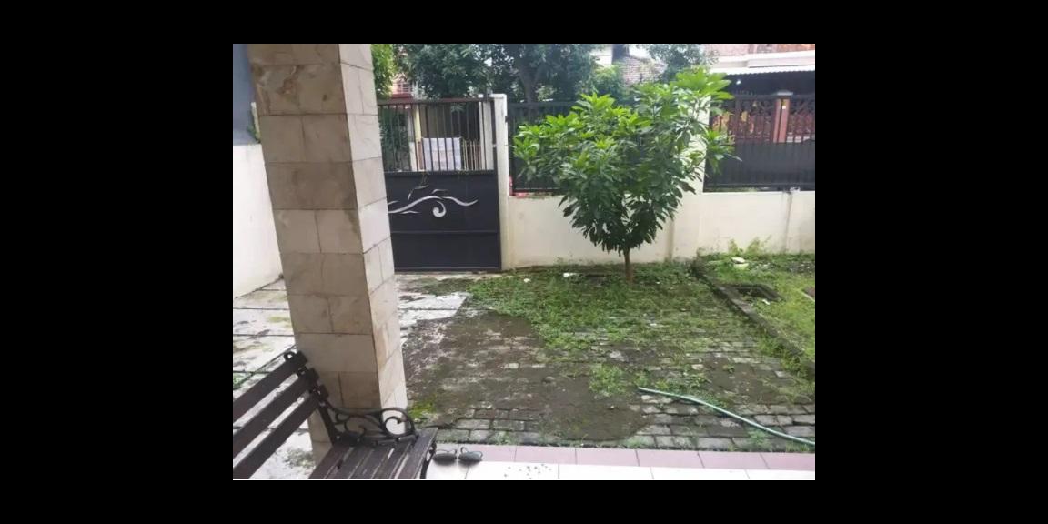 Rumah Minimalis 2 Lantai di Jambangan Row 3 Mobil Butuh Cepat Laku Rumah Minimalis 2 Lantai di Jambangan Row 3 Mobil Butuh Cepat Laku