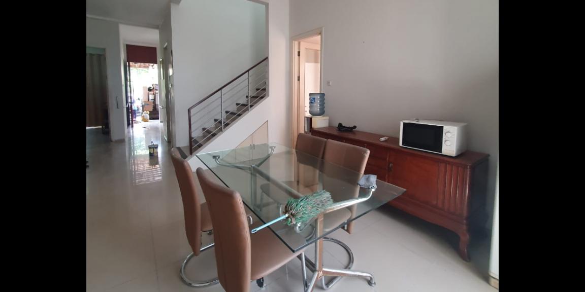 Rumah 2 Lantai Bagus Siap Huni di Citraland, Surabaya Rumah 2 Lantai Bagus Siap Huni di Citraland, Surabaya