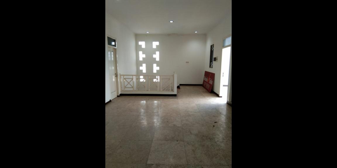 STRATEGIS DI TENGAH KOTA! GEDUNG 2 LANTAI COCOK UNTUK APA AJA Lokasi di ekat Mandala Krida STRATEGIS DI TENGAH KOTA! GEDUNG 2 LANTAI COCOK UNTUK APA AJA Lokasi di ekat Mandala Krida