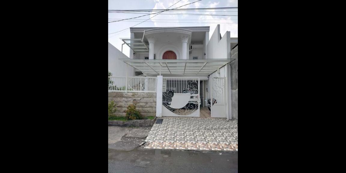 Jual Rumah Mewah Strategis di Jalan Petemon Kota Surabaya Jual Rumah Mewah Strategis di Jalan Petemon Kota Surabaya