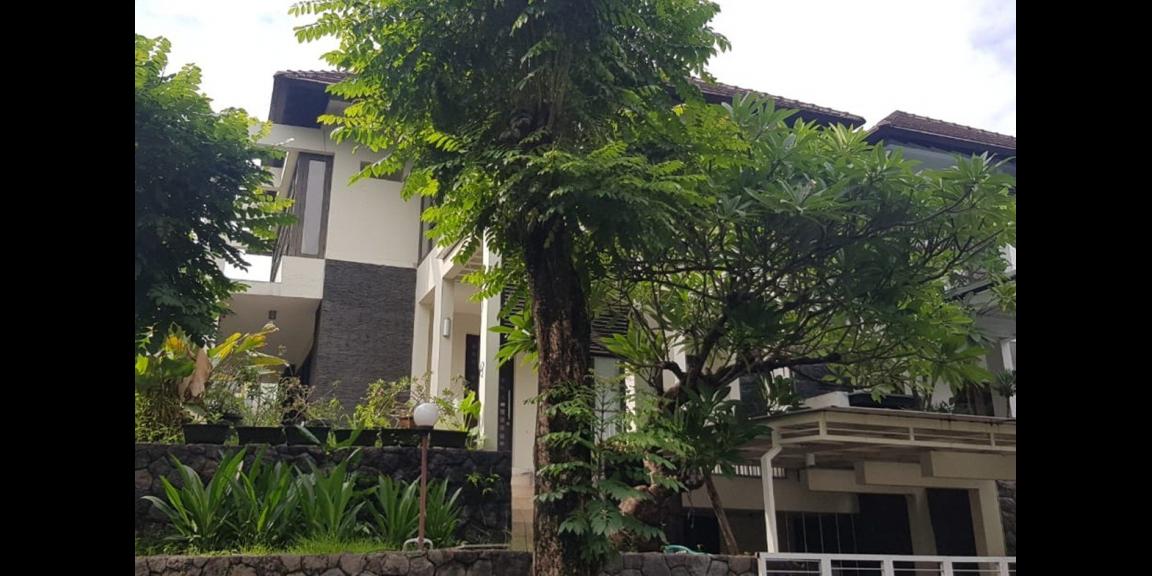 Rumah Mewah Siap Huni Kawasan Graha Family Kota Surabaya Rumah Mewah Siap Huni Kawasan Graha Family Kota Surabaya