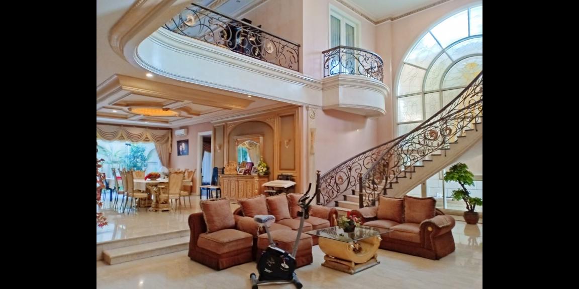 Rumah Mewah Bagus di Perumahan Araya Galaxy Bumi Permai Rumah Mewah Bagus di Perumahan Araya Galaxy Bumi Permai