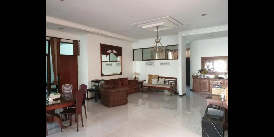 Jual Rumah Mewah Siap Huni di Medokan Asri Tengah Surabaya Jual Rumah Mewah Siap Huni di Medokan Asri Tengah Surabaya