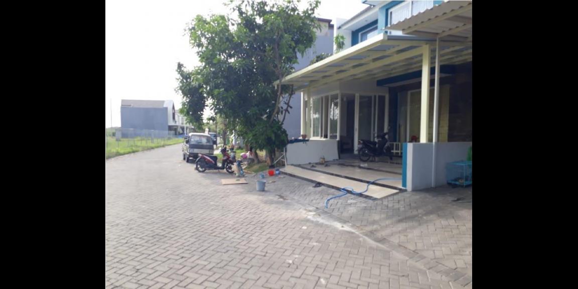 Rumah Minimalis Perumahan Royal Residence Harewood Surabaya Rumah Minimalis Perumahan Royal Residence Harewood Surabaya